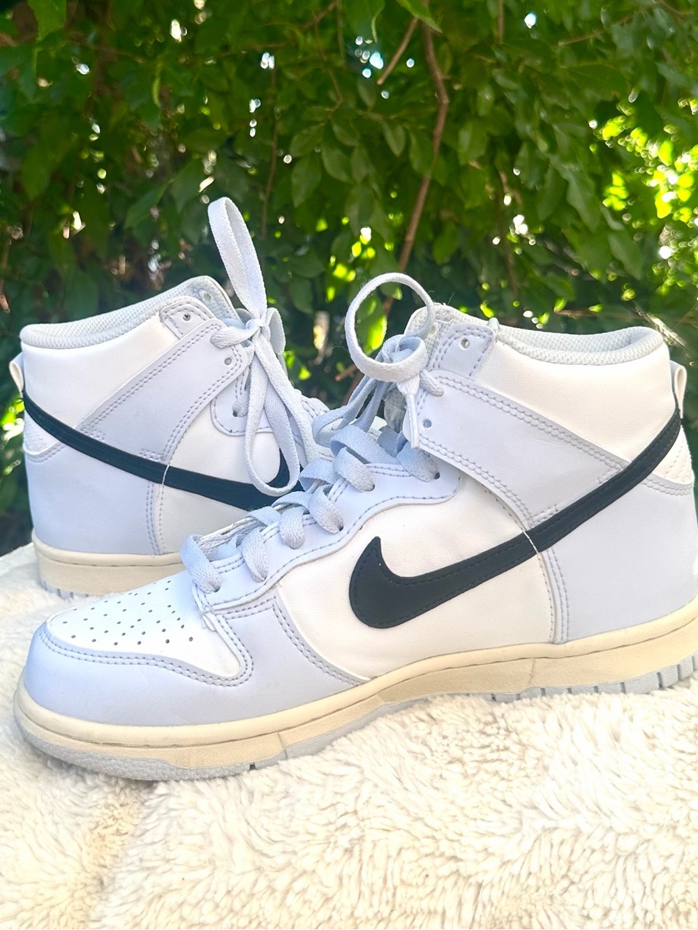 Nike Dunk High Aluminum   GS Size 6.5Y/ Women Size 8.5/EUR 39